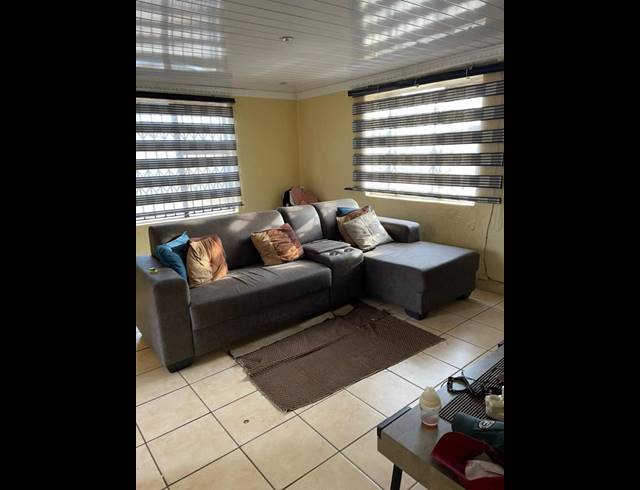 2 BEDROOM HOUSE FOR SALE IN THULANI